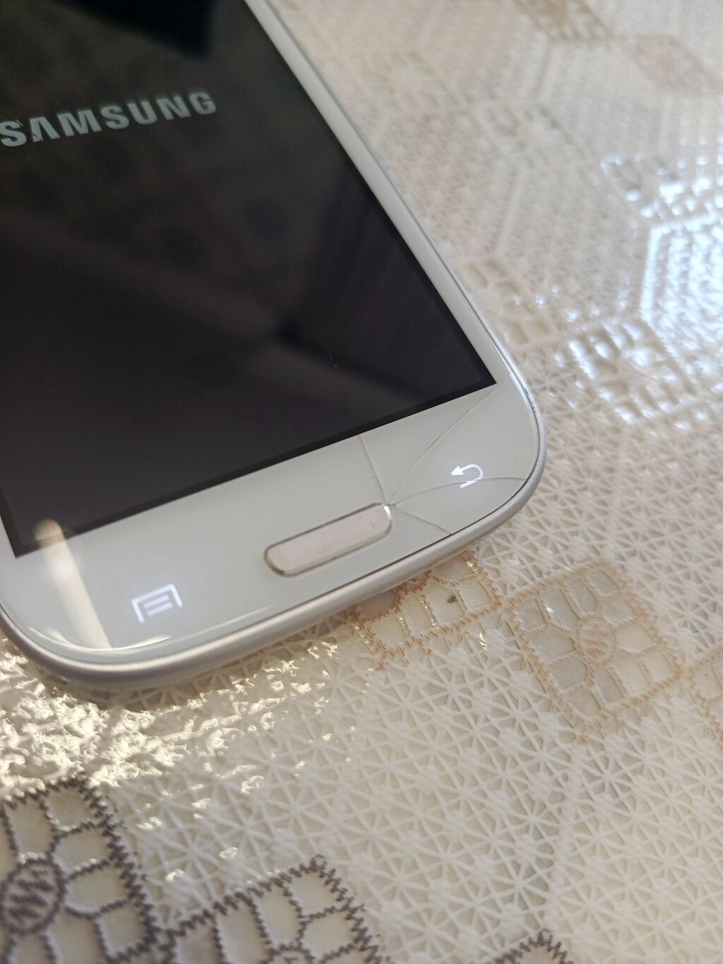 Samsung I9300 Galaxy S3, rəng - Ağ, Qırıq — Samsung, Bakı (2)