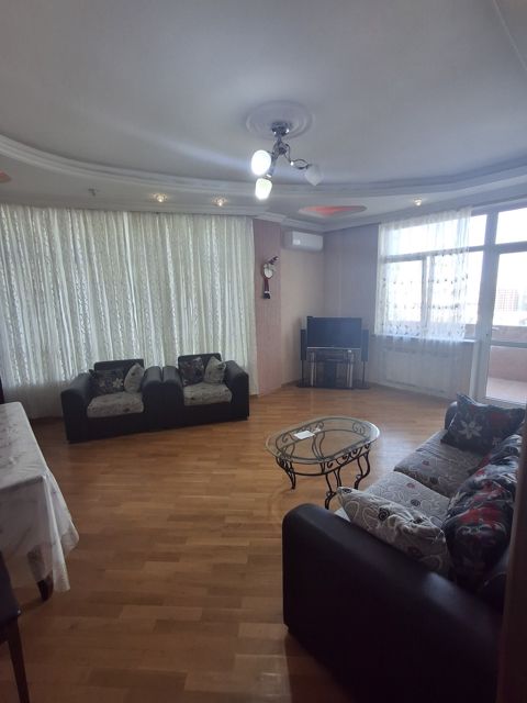 İcarəyə verilir 3 otaqlı yeni tikili 130 m² — Bakı