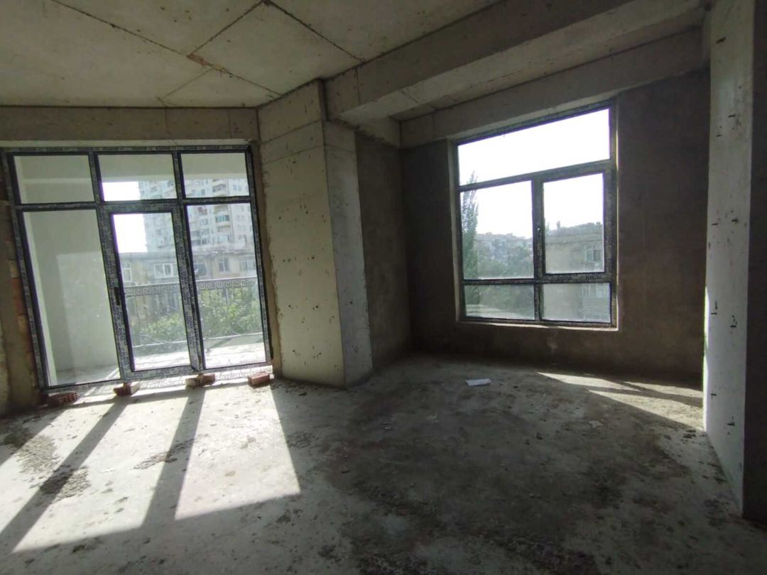 Satılır 4 otaqlı yeni tikili 196 m² — Mənzil, Bakı (2)