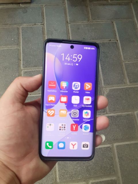 Huawei Nova 9, Qırıq — Bakı