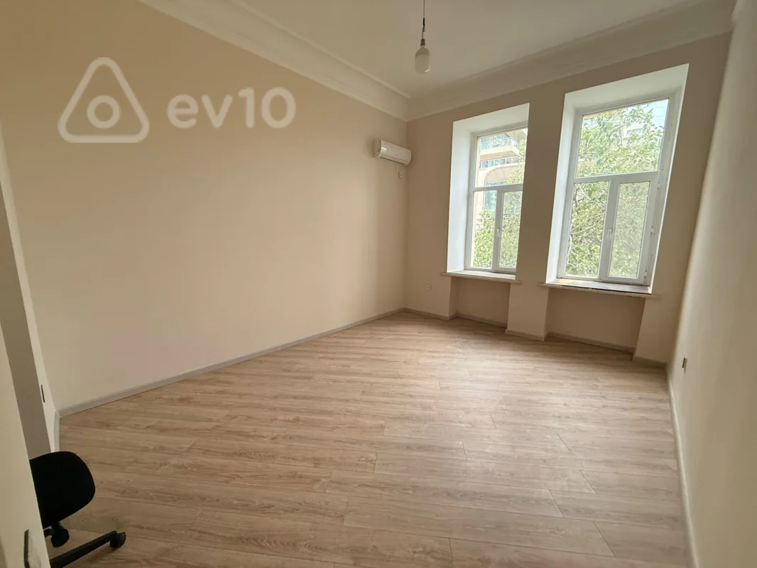 Ofis, 47 m², Neftçilər prospekti — kirayə — Ofis, Bakı (5)