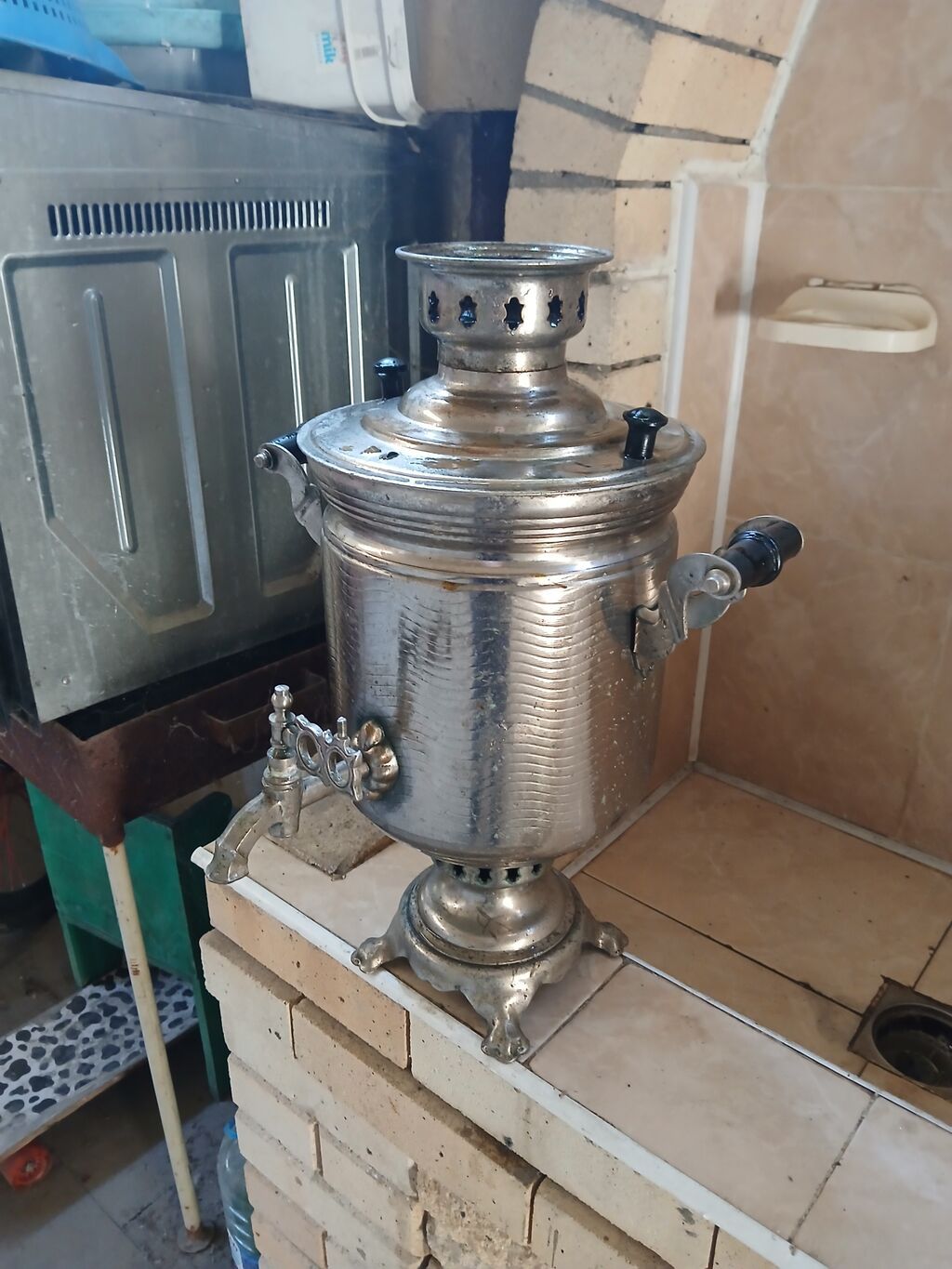 Klassik metal samovar - Material: tam metal/krom örtüklü gövdə — Samovarlar, Xırdalan (2)