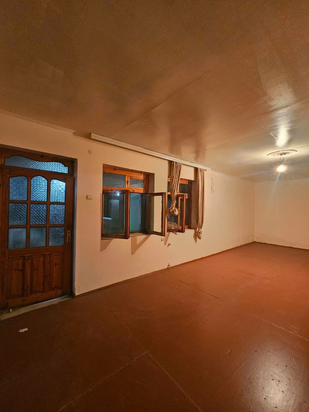 Qara qarayev metrosuna yaxın həyət evi kirayə verilir Qara — Ev, villa, Bakı (3)