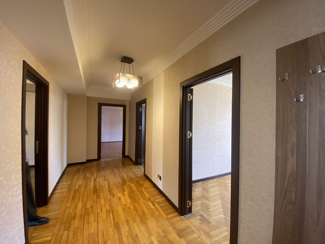Satılır 5 otaqlı köhnə tikili 180 m² — Mənzil, Bakı (3)