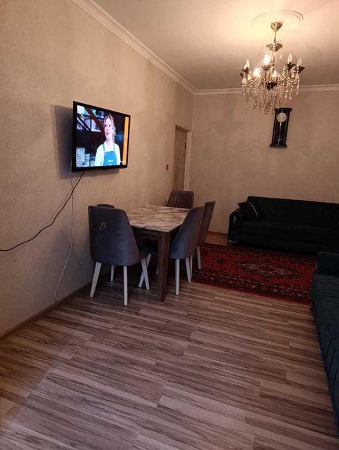 Satılır 3 otaqlı köhnə tikili 85 m² — Bakı