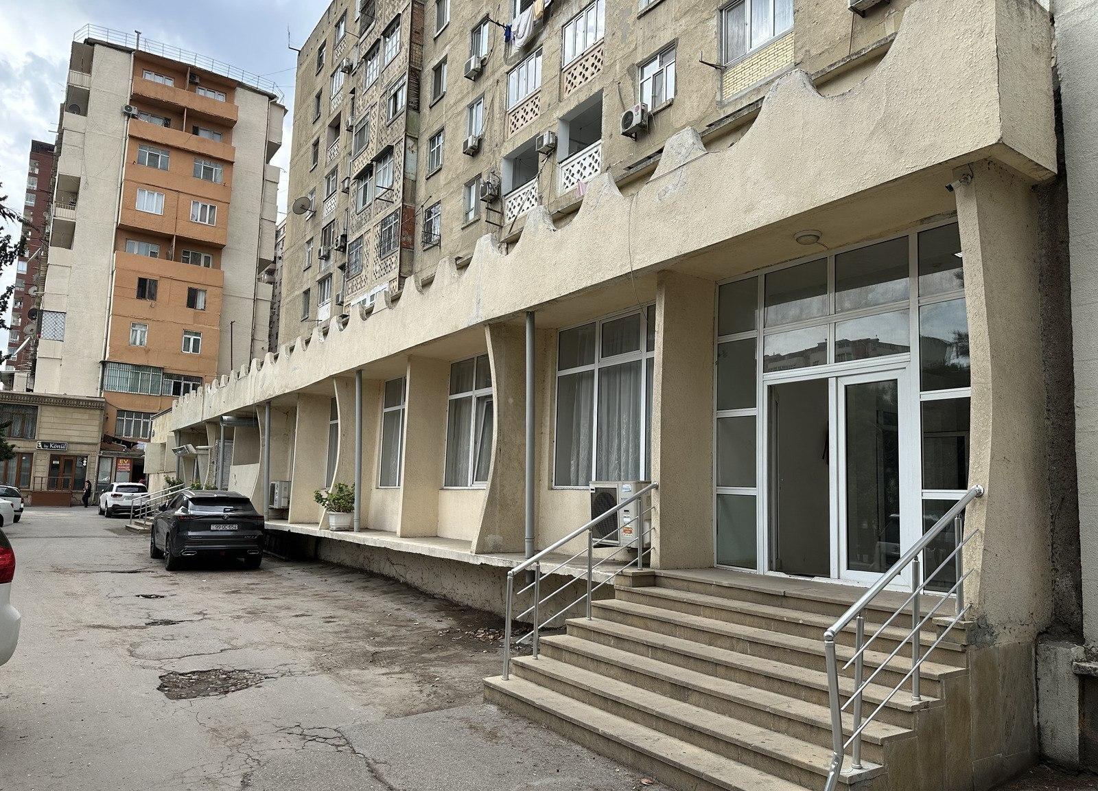 663 m² Orta təmirli obyekt satılır — Əmlak, Bakı (3)