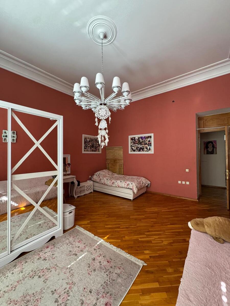 Satılır 4 otaqlı köhnə tikili 200 m² — Mənzil, Bakı (6)