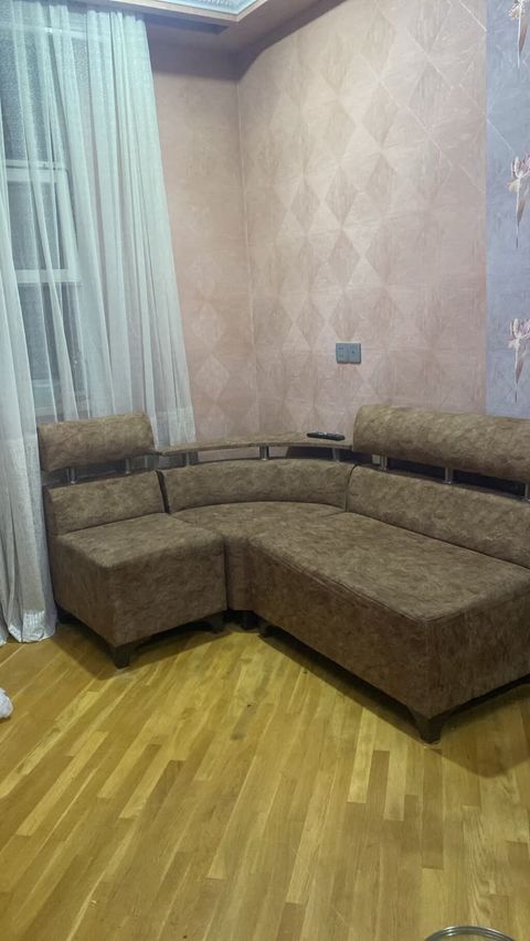 Künc divanı – L formalı, yumşaq oturacaq və bel hissələri ilə — Digah