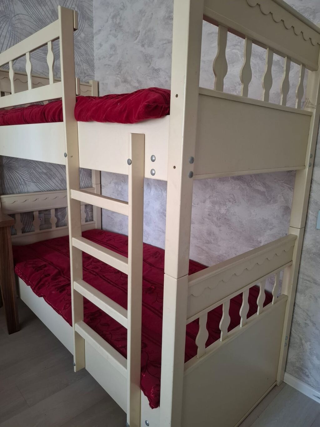 Oğlan və qız üçün, İşlənmiş, Çarpayı, Matras ilə, Siyirməsiz, Taxta — Yataqlar, Bakı (2)
