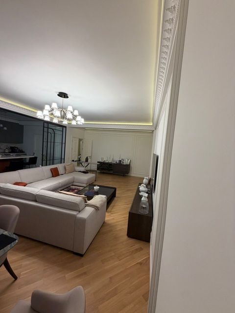 Satılır 4 otaqlı yeni tikili 185 m² — Roma