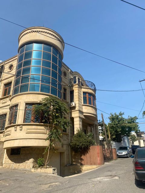 İcarəyə verilir 6 otaqlı ofis 250 m² — Bakı
