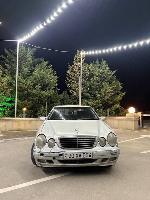 Mercedes E 220, 2.2 L, 2001 il, 578 800 km — Bakı