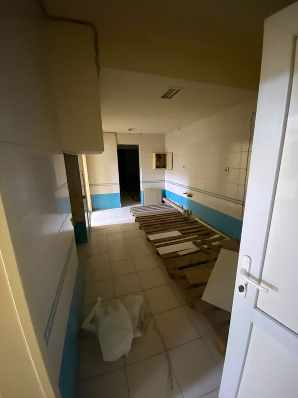 İcarəyə obyekt – yeraltı/zirzəmi səviyyəsində geniş sahəli, bölməli — Ofis, Digah (7)