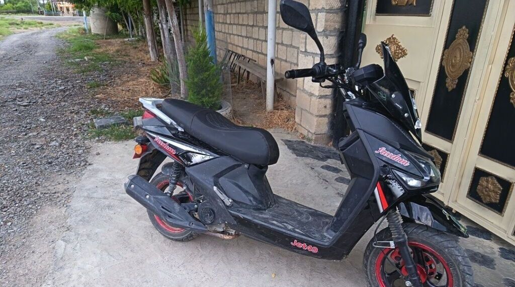 Salam akeykum pul lazımdı deyə satılır yazn demeyn problemi var — Mopedlər və skuterlər, Siyəzən (5)