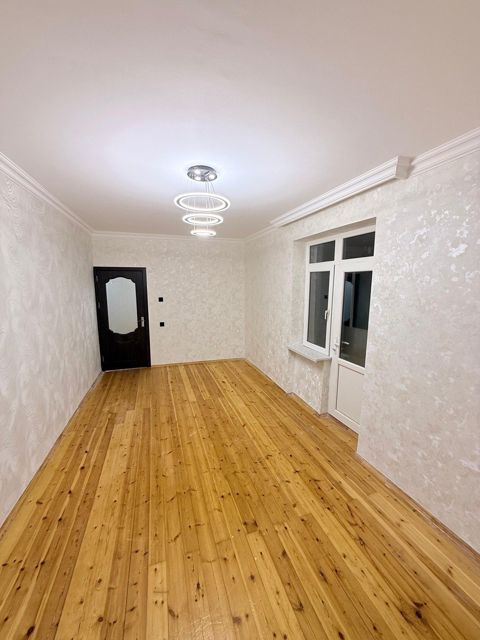 Satılır 2 otaqlı köhnə tikili 65 m² — Bakı