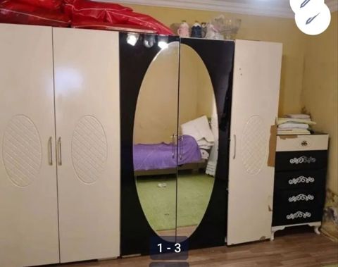 Dördqapılı paltar dolabı və komod dəsti - Rəng: krem və qara - Dolab — Digah