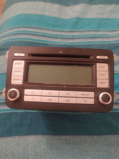 Volkswagen orijinal avtomobil maqnitofonu (OEM head unit) — Bakı