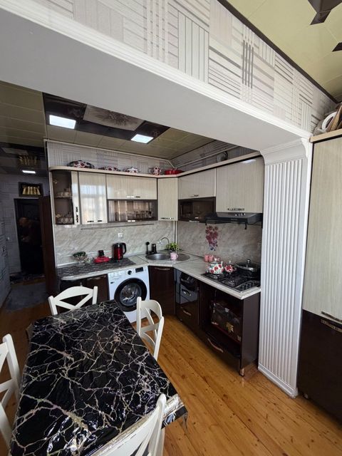Satılır 2 otaqlı köhnə tikili 55 m² — Bakı
