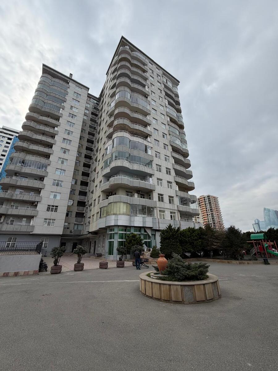 Satılır 6 otaqlı yeni tikili 265 m² — Mənzil, Bakı (2)