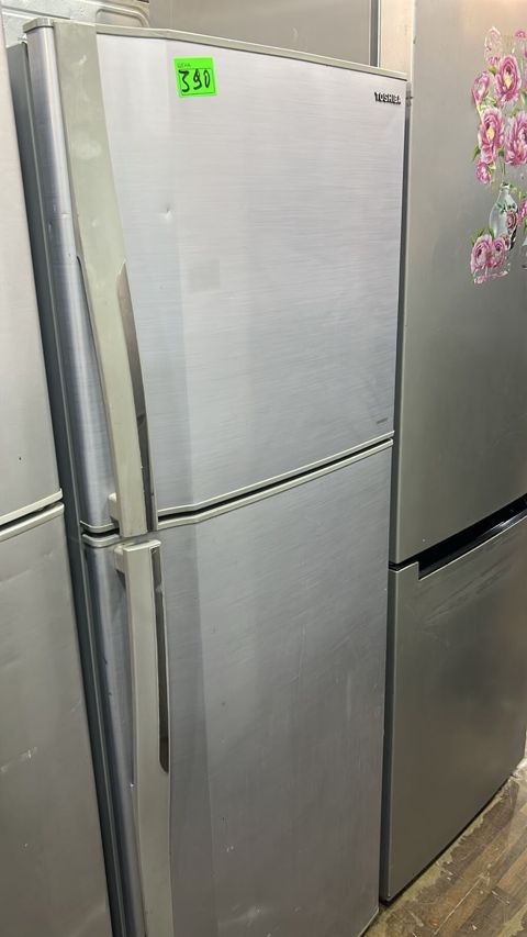 Toshiba iki qapılı soyuducu - Üst hissədə dondurucu, alt hissədə əsas — Digah