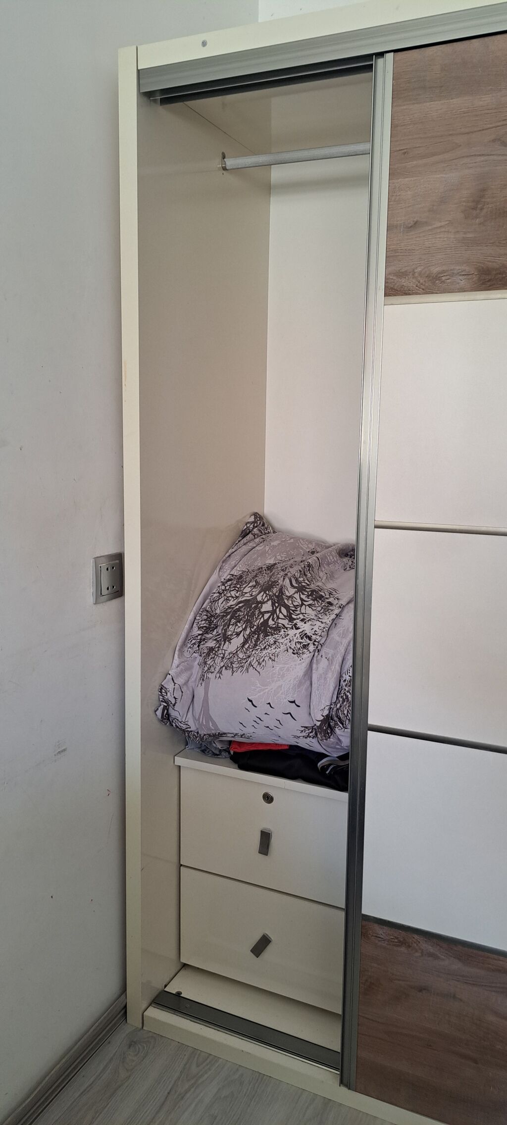 İşlənmiş, 2 qapılı, Təkərli, Ağ, Taxta, Kupe, Düz dolab — Şkaflar, Masazır (3)