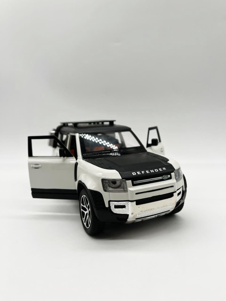 Oyuncaq maşın Land Rover Defender, metal, qara/ağ — Mallar, Bakı