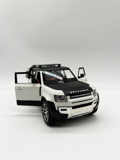 Oyuncaq maşın Land Rover Defender, metal, qara/ağ — Bakı