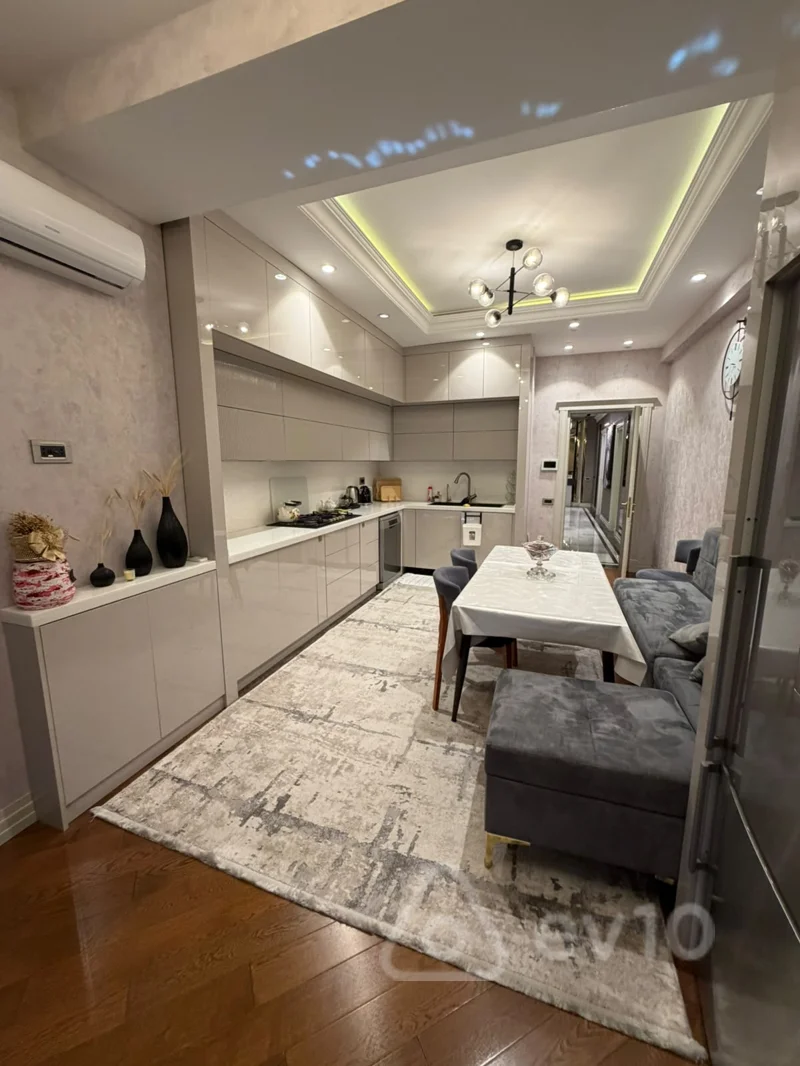 4 otaqlı mənzil, 210 m², Ceyhun Hacıbəyli küç. — kirayə — Mənzil, Bakı (12)