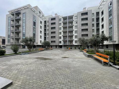 Satılır 4 otaqlı yeni tikili 225 m² — Bakı