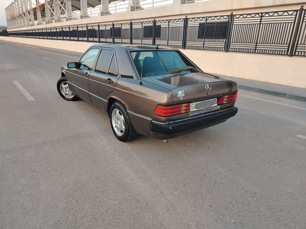 Mercedes 190, 2.0 L, 1990 il, 322 000 km — Avtomobillər, Bakı (7)