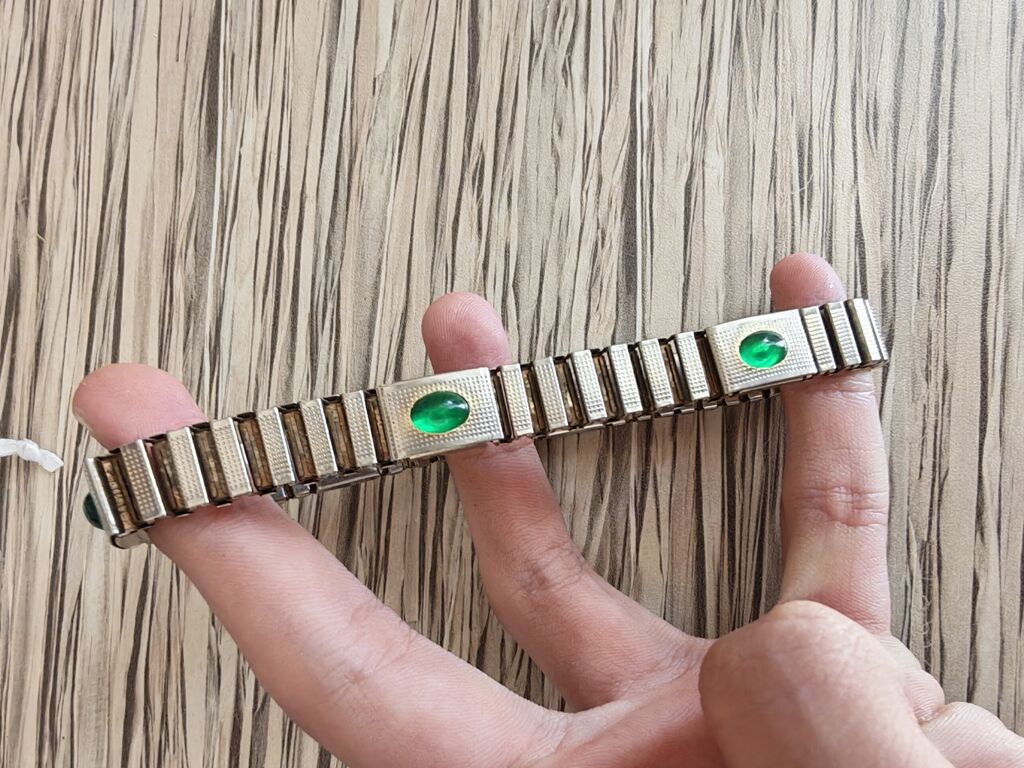 Metall elastik qolbaq – yaşıl dekorativ daşlarla - Material: gümüşü — Bileziklər, Bakı (6)
