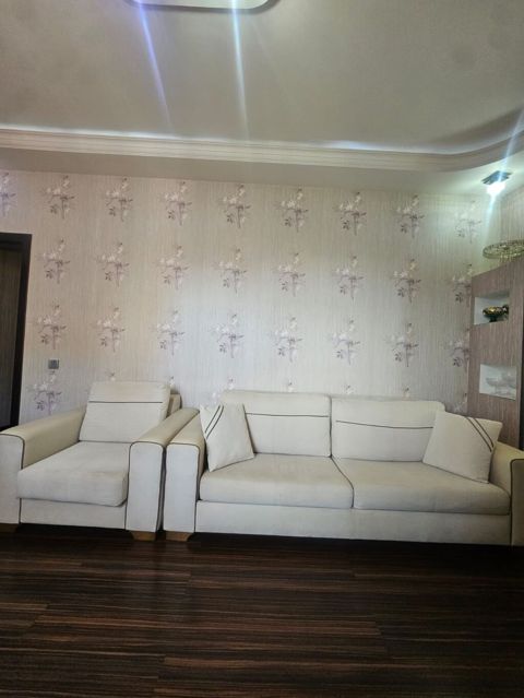 Divan,1 kreslo birlikdə satılır 150 azn.Acılır,baza yoxdur.Çox — Bakı