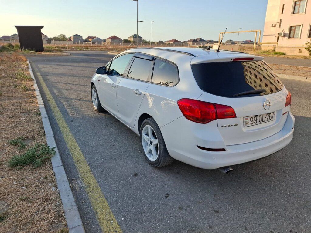 Opel Astra, 1.4 L, 2011 il, 287 000 km — Avtomobillər, Bakı (8)