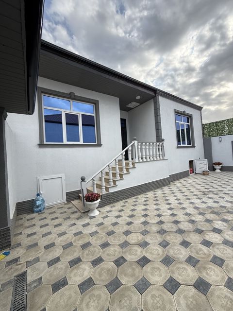 Satılır 4 otaqlı həyət evi/bağ evi 110 m² — Bakı