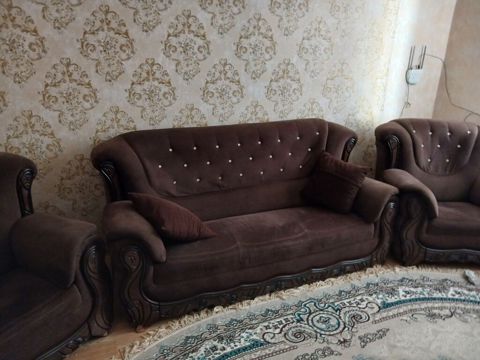 Klassik üslubda yumşaq mebel dəsti - Tərkibi: 1 ədəd üçnəfərlik divan — Xırdalan