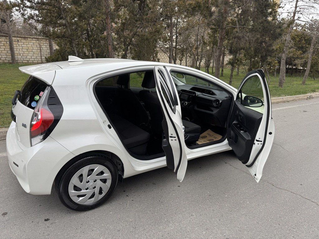 Toyota Aqua, 1.5 L, 0.87 kWh, 2019 il, 83 000 km 77-OM-601 — Avtomobillər, Bakı (11)