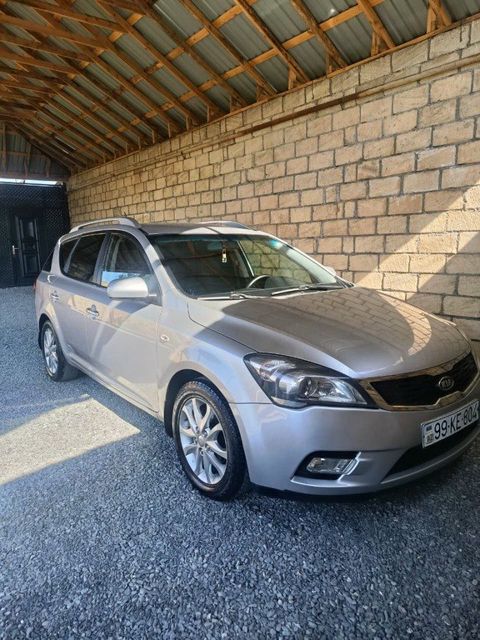 Kia Ceed SW, 1.6 L, 2010 il, 450 000 km — Qəbələ