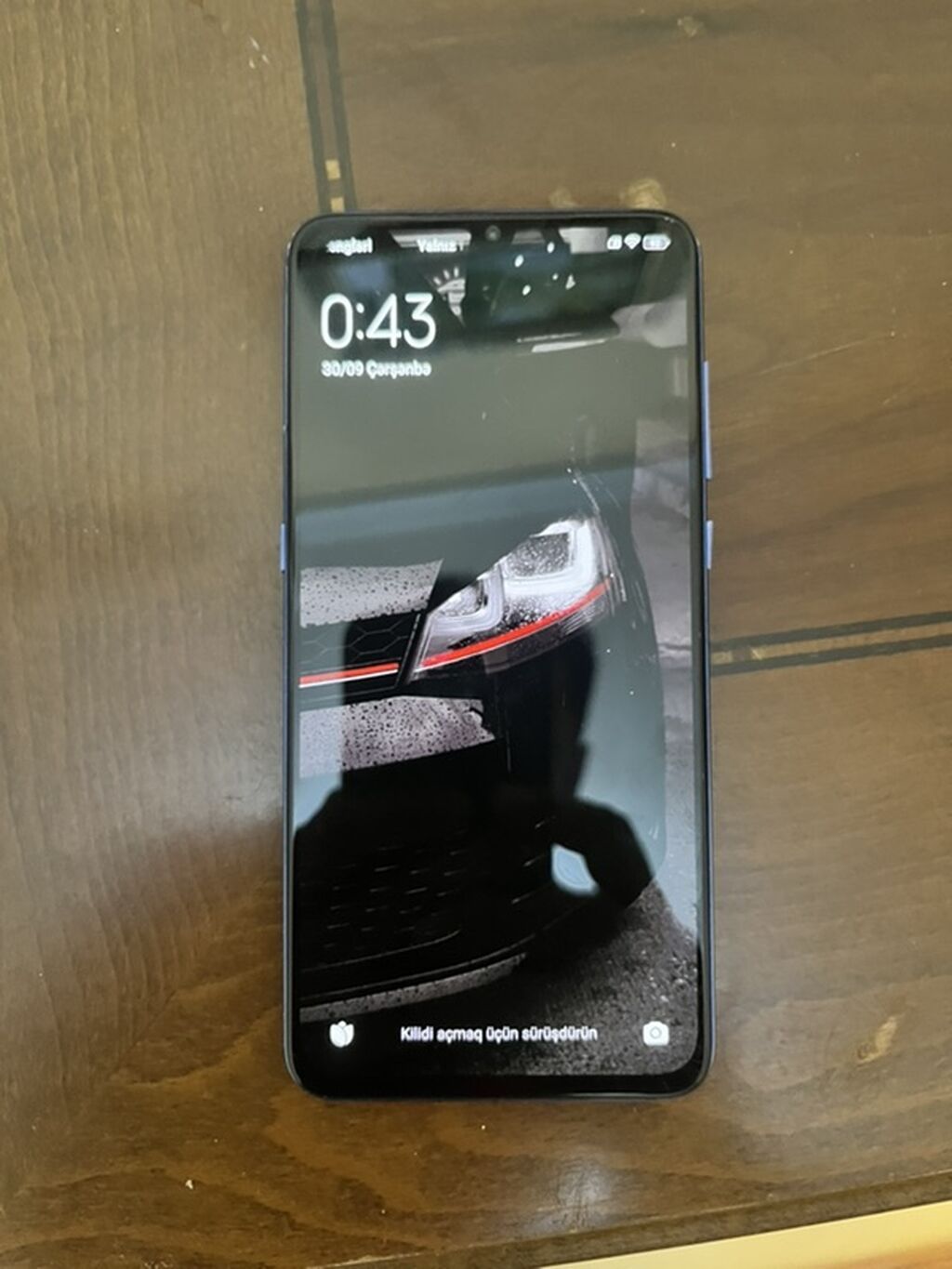 Xiaomi Mi 9, rəng - Mavi, Qırıq — Xiaomi, Bakı