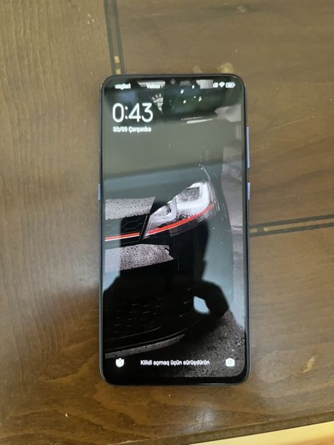 Xiaomi Mi 9, rəng - Mavi, Qırıq — Bakı