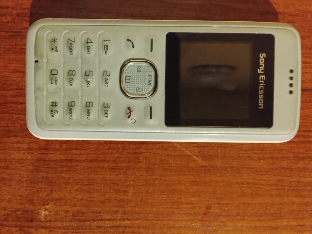 Sony Ericsson J132 modeli. Cızığı, çatı, ləkəsi yoxdur. Sadəcə telefon — Digər smartfonlar, Bakı (2)