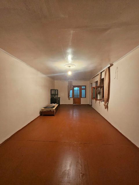 Qara qarayev metrosuna yaxın həyət evi kirayə verilir Qara — Bakı