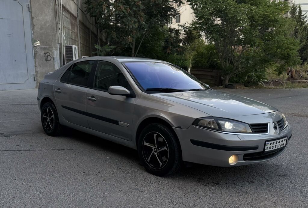 Renault Laguna sedan Mashin tam olaraq zavoddur. Vurugu, udari deyisen — Avtomobillər, Bakı (4)