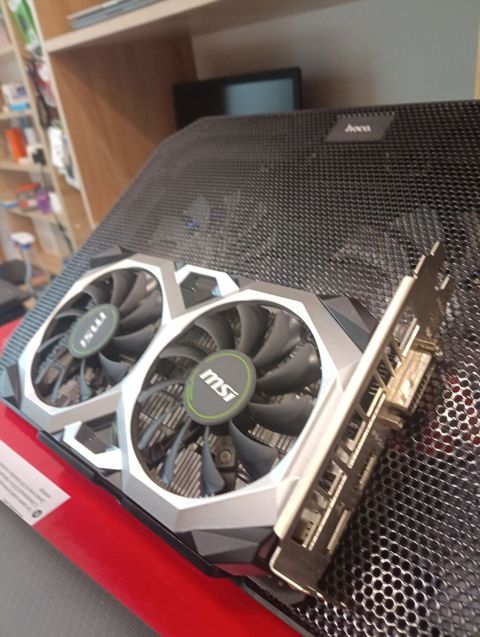 MSI GeForce GTX seriyalı videokart Xüsusiyyətlər: - İstehsalçı: MSI — Bakı