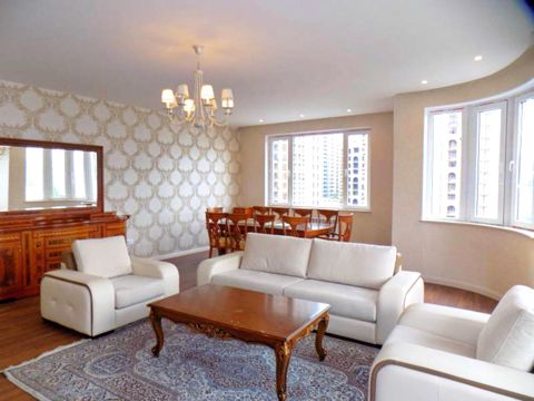 İcarəyə verilir 4 otaqlı yeni tikili 200 m² — Bakı