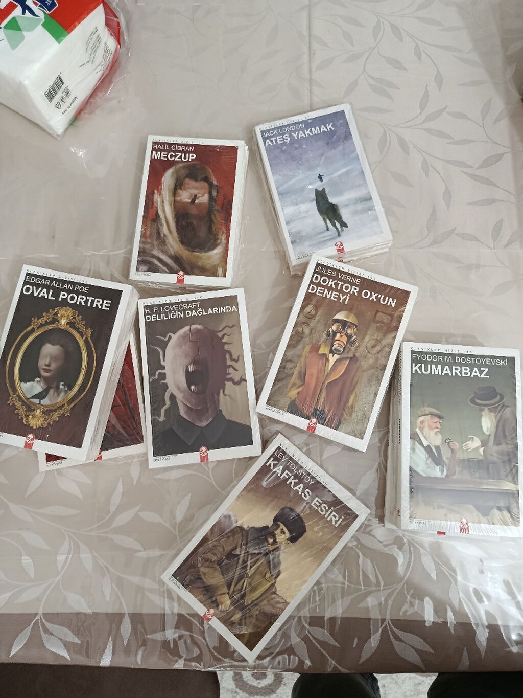 Türk dilində Dünya Klassikləri kitabları satılır. Kitabların qiyməti — Kitablar, Bakı