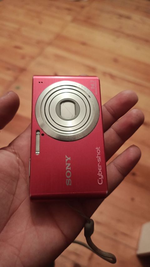 Sony Cyber-shot rəqəmsal fotoaparat - Model xətti: Sony Cyber-shot — Bərdə