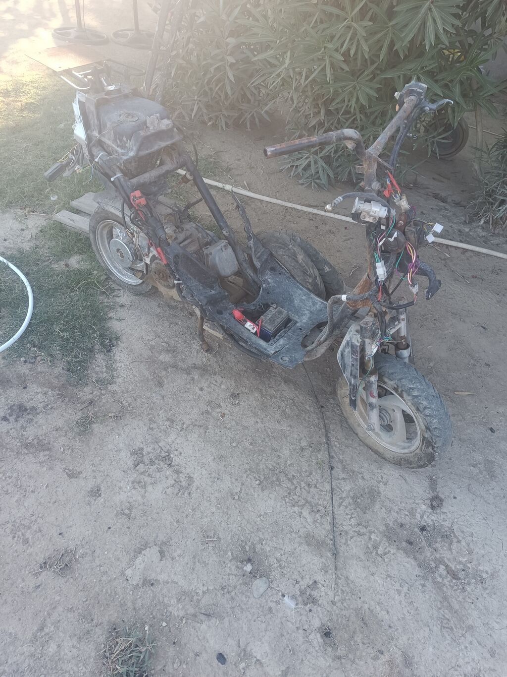 Maped karkası və ehtiyat hissələri satılır heç bir problemi yoxdur — Mopedlər və skuterlər, Digah (2)