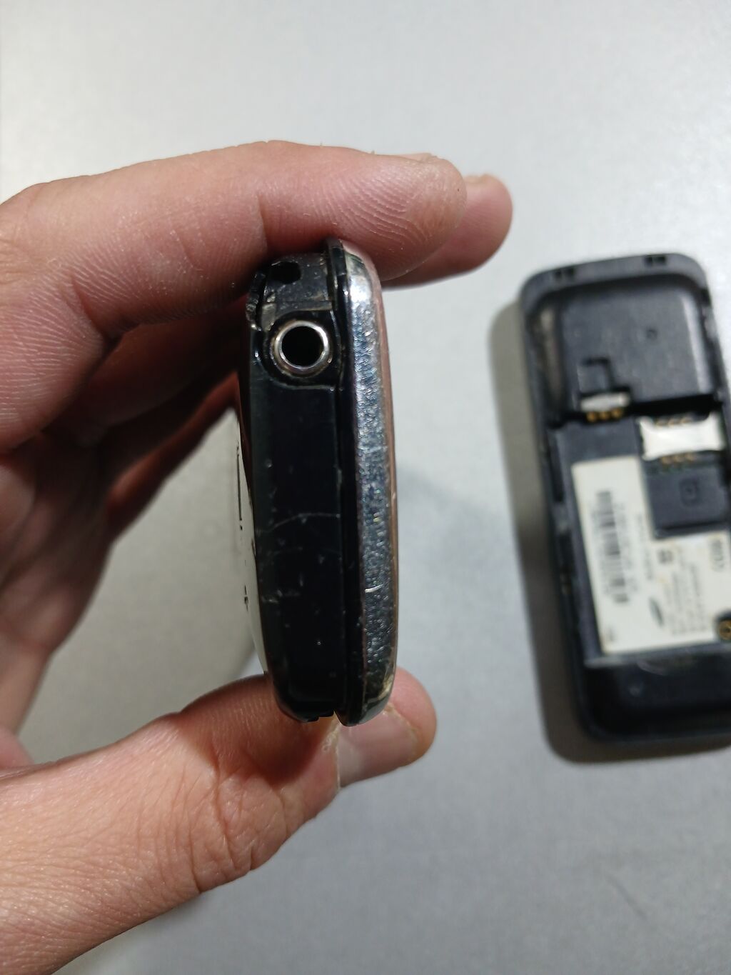 Samsung 2 GB Memory Capacity, rəng - Qara, Zəmanət, Düyməli — Samsung, Bakı (10)