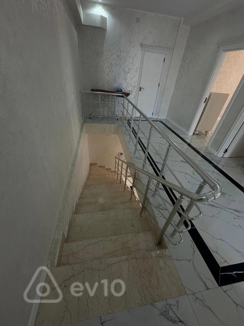 5 otaqlı mənzil, 245 m², Rəşid Behbudov küçəsi — kirayə — Mənzil, Bakı (12)