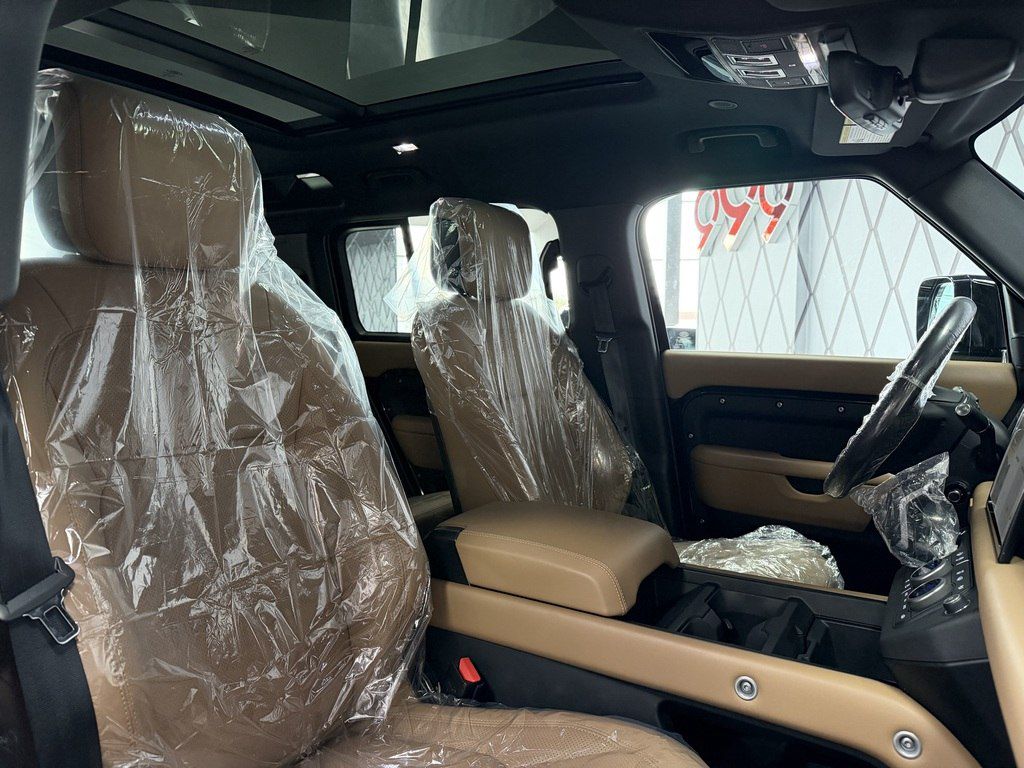 Land Rover Defender, 3.0 L, 2024 il, 25 000 km — Avtomobillər, Bakı (11)